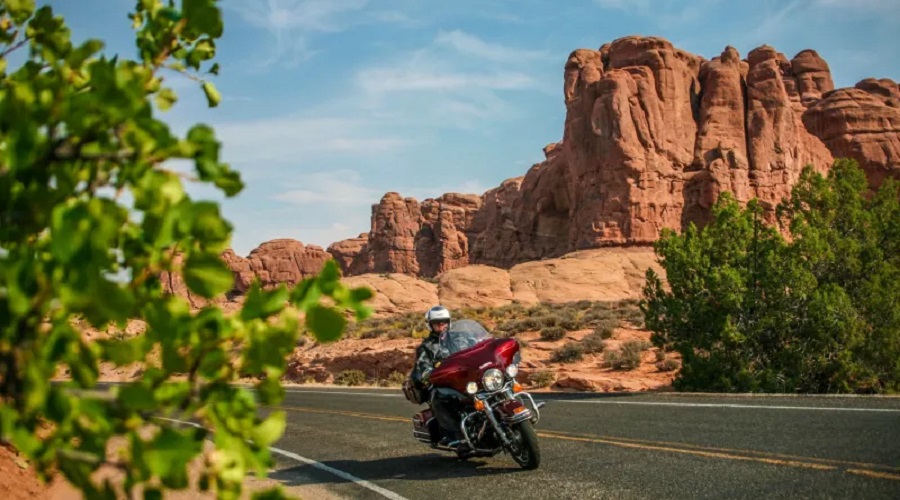 MOTORCYCLE-TRAVEL -422 USA - Habibi World Travel