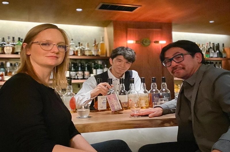 Global Travel Destinations apanese Bars Adventure